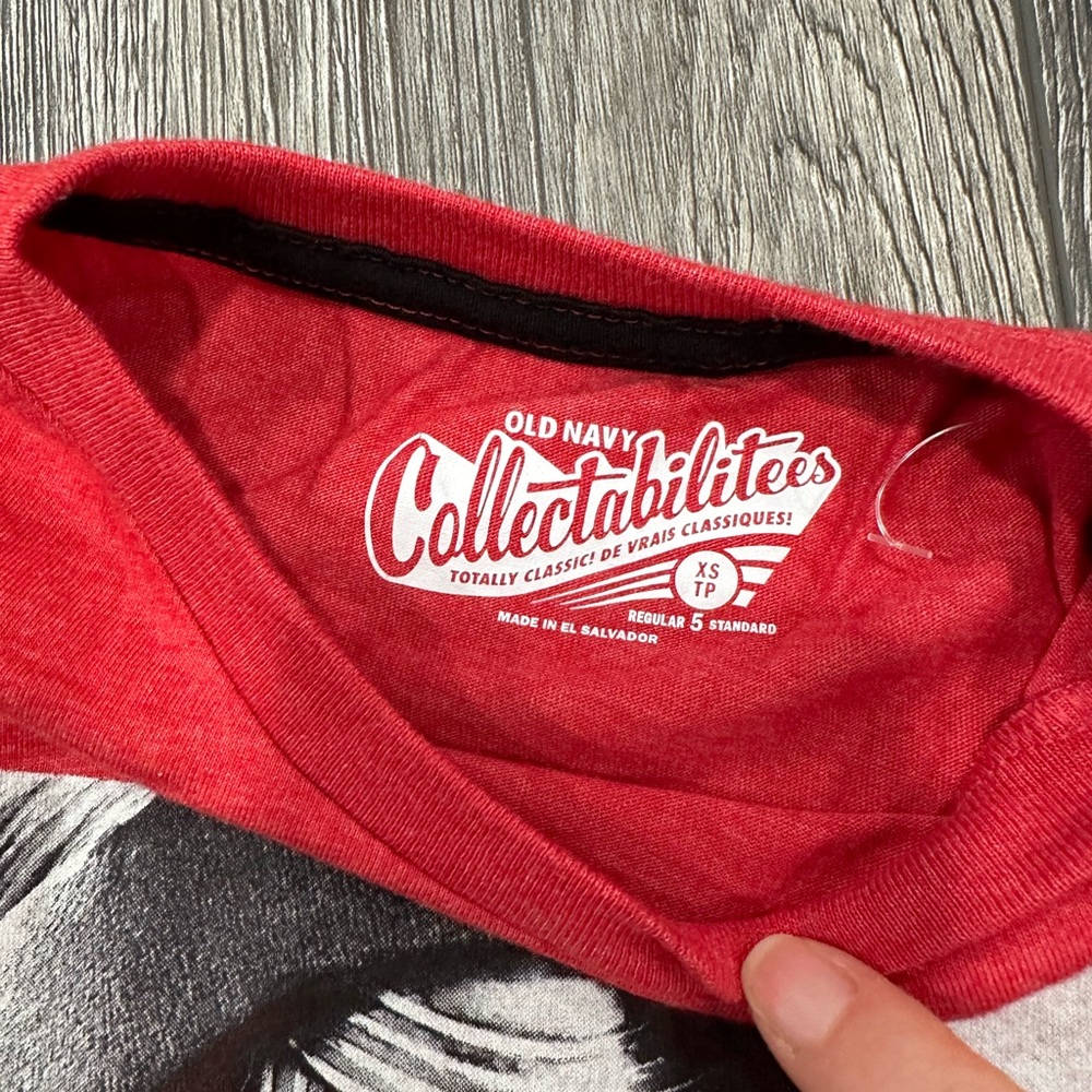 Old Navy Red Kylo Ren Star Wars Collectabilitees T-Shirt, Size XS - Picture 2 of 4